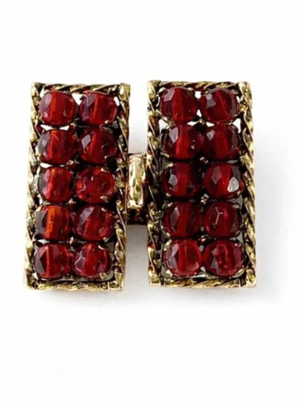 VOUGE JURY  Signed Vintage Clasp
